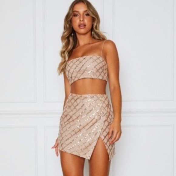 White Fox Boutique Dresses & Skirts - Glitter Mini Skirt Gold